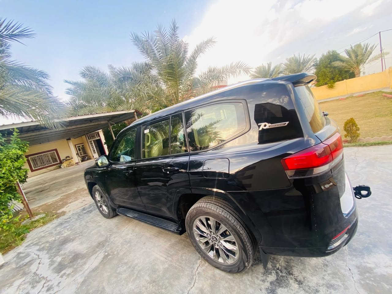 لاند كروز موديل 2022 ساز سبعينيه 3شاشات 6سلندر محرك تنفس طبيعي
تشغيل عن بعد 
سايد بريك كهربائي
مغلفه بي بي اف 
رقم بغداد باسمي تحويل مباشر 
السعر 66 يعني ست دفاتر و ستين ورقه 
التواصل :‭٠٧٧١ ٤٢٦ ٤٤٤٥‬
