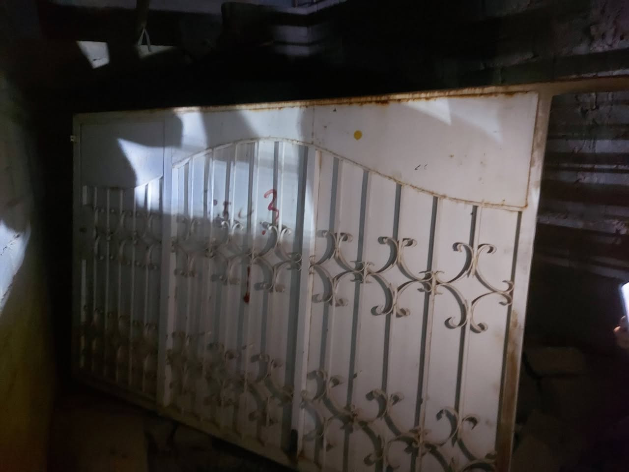 سلام عليكم باب سلايت عرض ٣ او ارتفاع ٢ السعر ٢٠٠ أوبي مجال ***********
