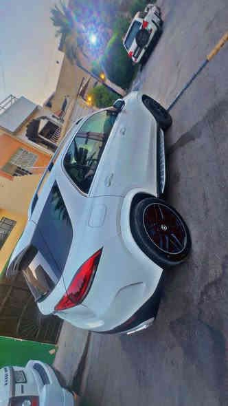 السلام عليكم مرسيدس GLE 350 2021 امريكي كلين تايتل بدون حادث بيها رصعتين مسحوبات BDR رقم اربيل باسمي تحويل ثاني يوم هزة جديدة فول مواصفات 1/1 
سلايت 
جلد 
كشنات تدفئا تبريد
رادارات 360 درجة 
مري شفط 
موس 
شاشة بنل (متصل) 
انارة محيطية 65 لون 
حساس امامي خلفي 
وبعد بيها مواصفات هواي 
عليها كت AMG اصل من دبي سعرة دفتر وعليها ويالة اصل AMG ومغلفة ppf المانب سعره 3 الاف دولار ماشية 42 الف ميل صفر مسج مكان السيارة بغداد زيونة وسعر السيارة 53 الف دولار للاستفسار : ***********
