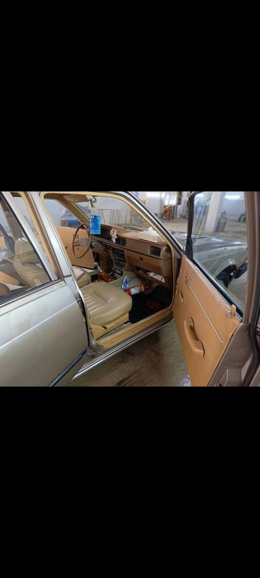 سلام عليكم من رخصة الادمن للبيع كرونة موديل 82 بلادية رقم نينوى مشروع وطني شرط  التحويل السعر 52 ورقة ت***********
