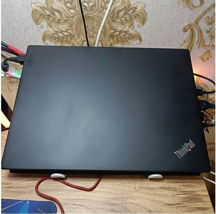 سلام عليكم  لابتوب lenovo thinkbad T470
المعالج: core i 5-6300U. 2.5GHz
رامات: 8ddr4
سعة تخزين: ssd 256
كرت شاشه: intel graphics 520 4GB
بصمه أصبع. كيبورد عربي أنكليزي ليزري 
windows 10 pro مفعل مدى الحياة 
بطاريه قويه اتطول وياك ثلاث ساعات 
لابتوب صالح للالعاب المتوسطه ودراسه كذالك 
ملحقاته حقيبه، ماوس، شاحنه،
مكاني بغداد 
سعره 200 وبي مجال بسيط 
رقمي ***********
بي واتس اب وتليكرام
