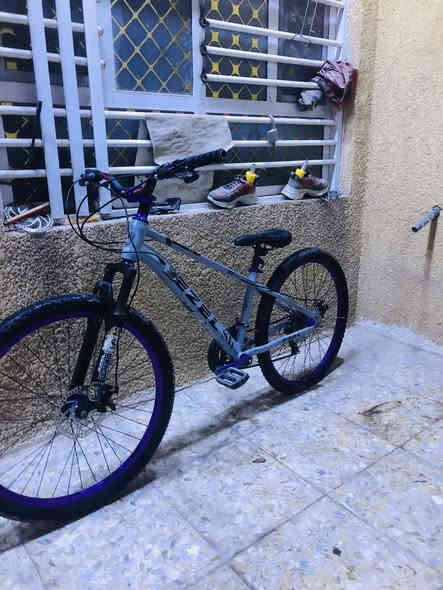 سلام عليكم بايسكل استعرضي وتعليك البيع بايسكل نضيف سعره 120 قفله مكاني بغداد خلف مرور الرستميه رقمي ***********
