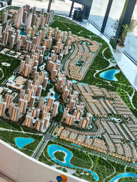 📐 المساحة: 260 متر – (4 غرف نوم + صالة)

(((وكذالك تتوفر عروض اخرى بمساحات مختلفة))) 

📍 الموقع: موقع مميز جدًا على شارع 15 متر

📅 موعد الاستلام: نهاية سنة 2028

المقدمة 10% 

وكل 4 اشهر 7%

🌟 مدينة متكاملة الخدمات – تخطيط عصري – استثمار 

آمن وسكن راقٍ 

للاستفسار ***********.      (مالك الزيدي)

#مدن

#futuer_city

#مدينة_المستقبل
