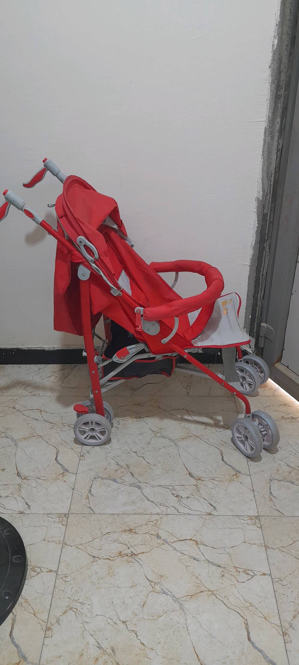 عرباين أطفال للبيع
وين مكانك بالضبط من أي منطقة بالعراق حتى المشتري يعرف الاستلام؟: 
البصره ابي الخصيب
السعر شكد نهائي لو بعده قابل للتفاوض؟: 
٢٥٠٠٠