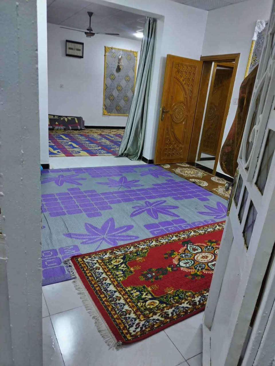 سلام عليكم عندي بيت البيع العنوان شبانات البزل الاول بيت مساحه 160متر نوع العقار عقد  17بيت يخبل مرتب ستوني مسوي ماي جديد كهرباء جديد سيرميك جديد ارضيه وجداري بيت كامل متكامل تجبي كبل تكعد بي الله شاهد بيت يخبل  ومتوازي على بيعته طابقين  سعر البيت 70وبي مجال
3غرم نوم

ومطبخ 4/3

وستقبال5/5

وصاله3/3

وهول 4/4

طارمه جبيره

4حمامات

ائي ستفسار تصل علي هذا الرقم *********** Singapore

