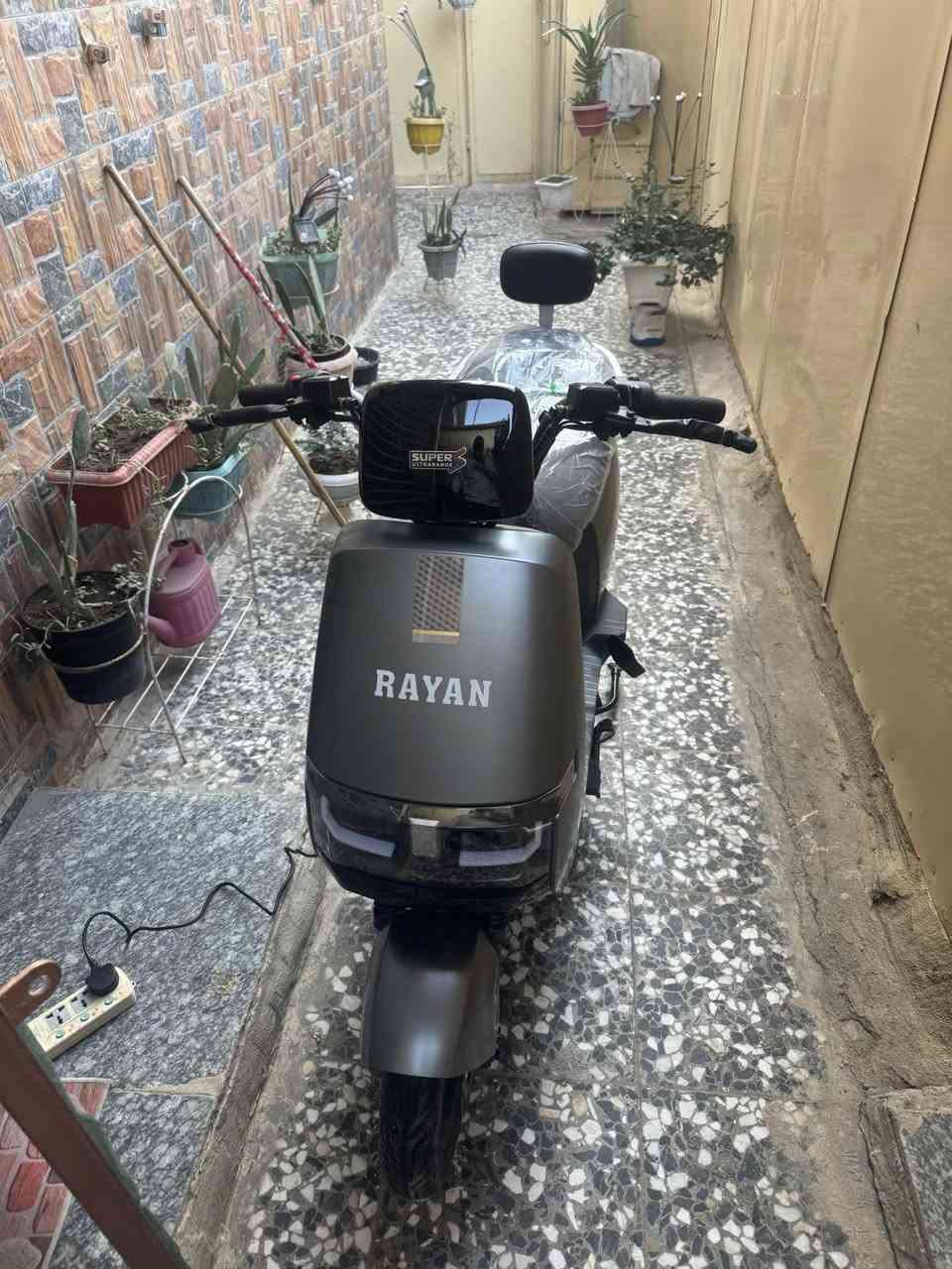 سلام عليكم دراجه شحن ريان لبيع زيرو ماشيه اقل 5 كيلوات 
جديد بعدها بليبلات مال شركه مكانها بغداد الشعب 
ب 900 وبييها مجال 
***********
