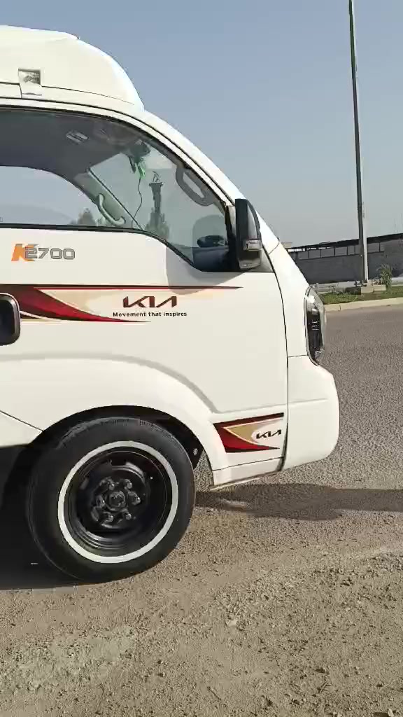 سلام عليكم كيا نثيه مديل ٢٢السياره كير ومحرك وكسن مكفولة بس بها بارد اليم الجاما مال الربع شوي الباقي كله مكفول مكاني حله السعر 140وبيها مجال الاستفسار على الرقم***********
