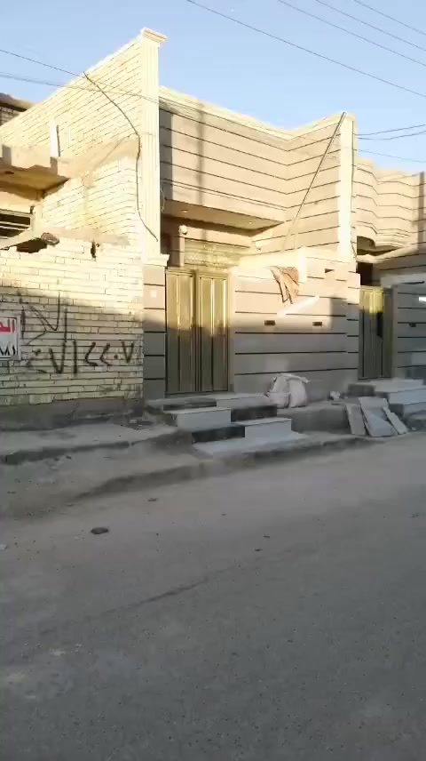 سلام عليكم هيكل لبيع بحي الكوفى مساحة 103متر***********
