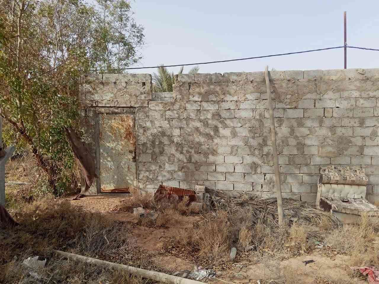 دونم اللبيع عمود ١٩٥ 
الشراي يتصل على هذا الرقم ***********
***********
