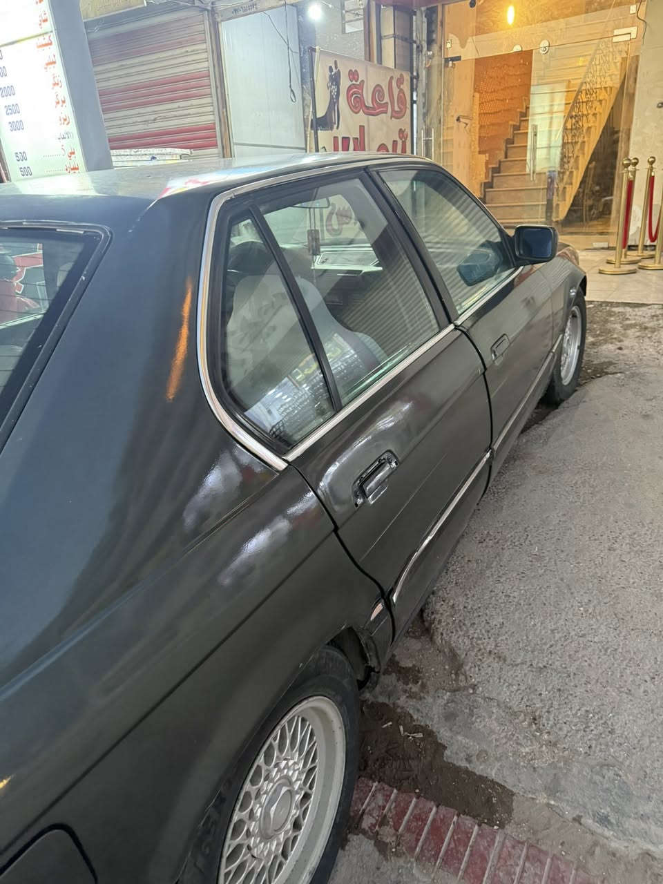 سلام عليكم Bmwموديل ٨٩ كهرباء يرادلها شغل محرك وكير خير من الله الكشر كدامك ناقصها دعاميه اماميه  سلندر ٦محركه ٣٥٠٠  رايدها ٣٧ ورقه وبيها مجال 
*********** رقمي
مكان بغداد البياع
