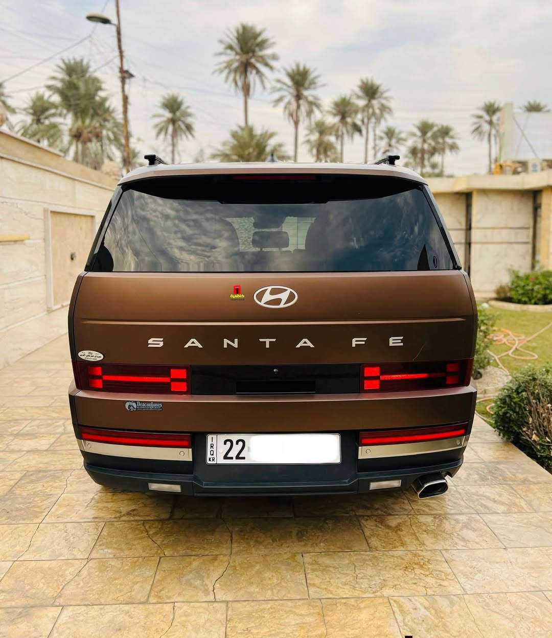 للبيع – سنتافي 2024 ليمتد الشكل الجديد 
‏
‏🚘 هيونداي سنتافي 2024 Limited
‏📦 وارد أمريكي
‏🟤 اللون: قهوائي شوكولات مات مميز جداً (لون نادر وفخم)
‏عداد 17 الف تقريباً
‏بدون ايرباك بدون تبديل
‏⚡ محرك 2.5 تيربو قوي وأداء رياضي
‏(Smartstream  (DOHC + GDi
‏
‏✨ مواصفات الفئة الفول:
‏✅ محرك 2.5L Turbo
‏✅ كير  8 سرعات 
‏✅ شاشة بانوراما مزدوجة كبيرة 
‏✅ نظام UV-C في الدشبورد لتعقيم وتعطير المقتنيات 
‏✅ شاحن لاسلكي سريع
‏✅نظام مراقبة انتباه السائق (DMA)
‏✅ كاميرات 360 درجة 
‏✅ 12 سماعة Bose
‏✅ أوتو بارك (ركن ذاتي)
‏✅ مثبت سرعة ذكي مع رادار
‏✅ نظام المحافظة على المسار
‏✅ تحذير النقطة العمياء
‏✅ تحذير التصادم الأمامي 
‏✅ فتحة سقف بانوراما
‏✅ كراسي جلد فاخرة (تدفئة + تبريد) أمامي وخلفي
‏✅ ذاكرة مقاعد
‏✅ نظام بصمة وتشغيل عن بعد
‏✅  صندوك خلفي كهربائي ذكي
‏✅ إضاءة LED كاملة في دشبول
‏✅ ويل رياضية قياس كبير 
‏والكثير من المواصفات الي مانذكرت
‏ (حادث السيارة بسيط جاملغ خلفي وباب)
‏ شرط بدون ايرباك بدون دواخل 
‏صور حادث بالمنشور 
‏
‏🚗 السيارة بحالة ممتازة جداً
‏مكاني بغداد
‏
‏💰 السعر رقم 1 
‏
‏📩 للمهتمين التواصل خاص ***********
