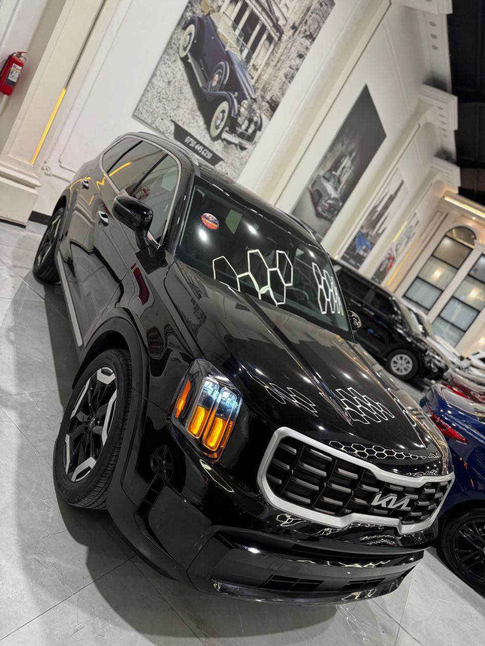 🆕 2025  KIA TELLURIDE كيا توليرايد    

السياره جاهزه 100/100 بدون اي نواقص او مصرف 

 المواصفات : 
السياره فول مواصفات 
فتحة السقف( سيلايت)
داخل VIP
* بصمة  و تشغيل عن بعد 
* بصمة ابواب 
* كشن كهربائي و جلد 
* تبريد مركزي 3 قطع 
*  لدات مصباح امامي وخلفي
* رادار امامي + رادار جانبي
*  شاشه تاب حجم كبير 
كشنات هيتر VIP
*  شاشه اعطال
3 مقعد ( 7 راكب ) 
*  حساس قياس ضغط هواء الاطارات♻️
*  ويل كب   كروم اسود بلادي 
* نظام قيادة (ذكي👌 نورمال🍃 سبورت🚀 )
*محرك ستة سلندر حجم 3800L
  
ملاحضات : راديترات وتبريد وغاز شرط الفحص بلادي شركة ⚕️ حجر الصالنصه بلادي شرط الفحص 

الضرر:  جملغ السكن + ربع البونيت  ( بدون دواخل) 
رقم الشاصي مجود مع الصور 

السعر : 275$  ورقة -  
العنوان : اربيل ( ) كاتي تترقم شمالي 

 للأستفسار الرجاء اتصال او مراسلة .*********** أربيل, العراق

