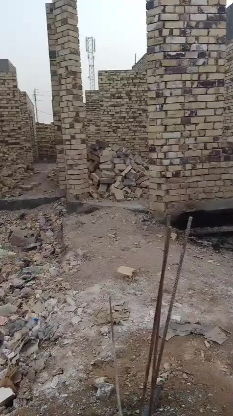 ياالله /للبيع هيكل مساحته ١٥٠ متر طابو صرف مكانه حلو المنطقه تحتوي علئ كافه الخدمات سعره مناسب مقارنه باالاسعار اليمه سعره ٦٣ مليوان اوبي مجال قليل العنوان بابل /ناحيه ابوغرق /حي الجواد 
//يحتوي علئ استقبال ومطبخ وهوال صحيات داخليه او خارجيه الاستفسار اكثر مراجعه مكتبا الكائن في ناحيه ابوغرق قرب جامع الياسري نستقبل كافه العروض من عقارت قطع او ارضي زراعيه //***********
