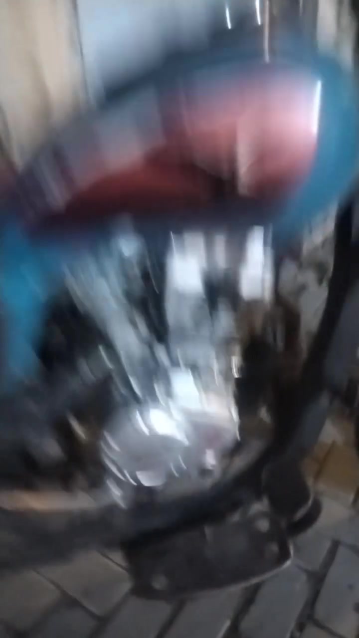 ***********
