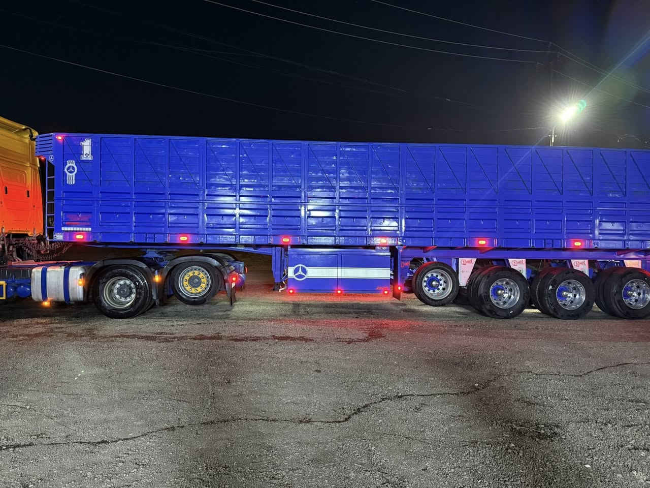 السلام عليكم عربانه للبيع 

فصخ وربط سليمانيه مربوطه 5  محاور 

حداديه خالد الجنابي  شاصي 16 طول العربانه 13/60 
كفاله عامه مامشتغله العربانه 
عنوان بغداد ابوغريب 

 📞.    ***********
