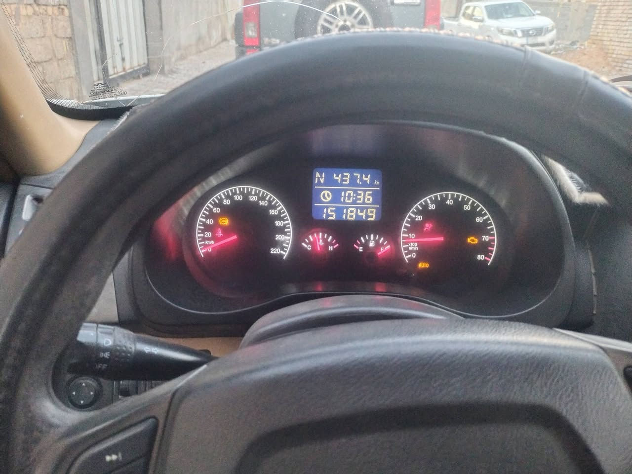 السلام عليكم
تيگو ٢٠١٢ شكل ال١٣ بلادية مامحورة كاملة السيارة سنوية لل٢٧ هزة تنتهي شهر السابع بسمي رقم بغداد انكليزي مكينة وكير نضيفات تبديل الدهن الاصلي كله بموعدة بانزين كله محسن عبوة جديده فيتبم جديد اصلي راديتر جديد 
شواصيها نضيفه تبريد تدفئة هيترات كله شغال 
 كشرها نضيف شوفه عينك لا فلاتر ولا صور قديمه وشويه وصخه اعذروني لان مطر البارحه 

نقوصاتها باغه مال مري صفحه اليمنة وكيج البانزين مرات يشمر بكيفه ويده صندوك 

رايدها ٦٤ وبيها مجال السيارة مايحتاجلها مصرف 

***********
