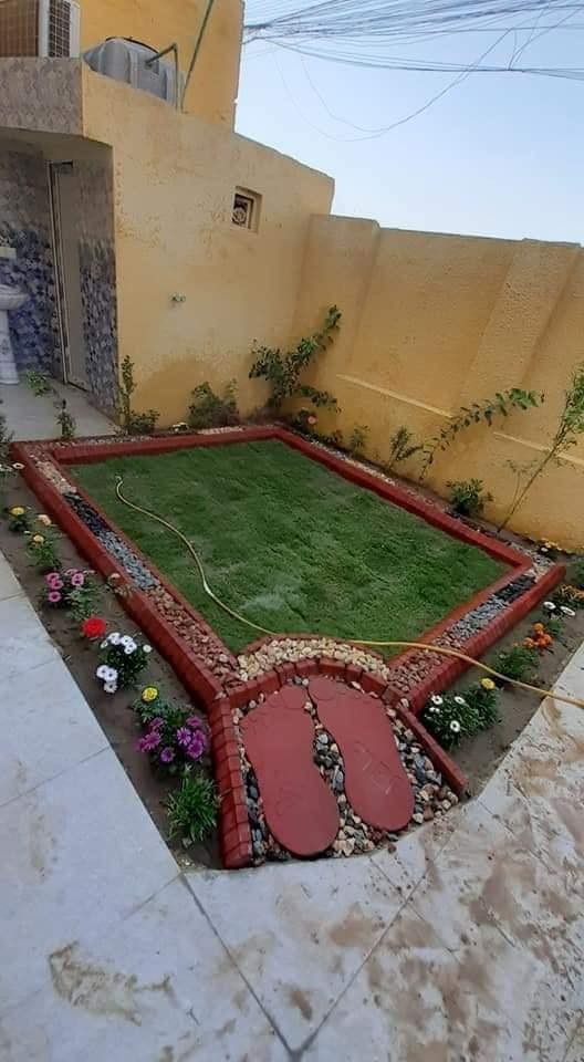 يتوفر كادر حدائق قص وتعديل الأشجار  والثيل وترتيب الحدائق وديكورات.  الاتصال *********** او مراسلة ع واتساب
