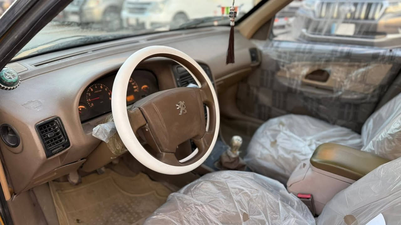 ***********
السلام عليكم
بيجو 405 لميس للبيع فقط 
جاملغات خلفيه +امامي عكس السائق صبغ غرامات هيىئه رقم جديد هزه جديده 
العنوان بغداد الكرخ 
مكلف بلنشر
السعر ٢٨
***********
وتساب
