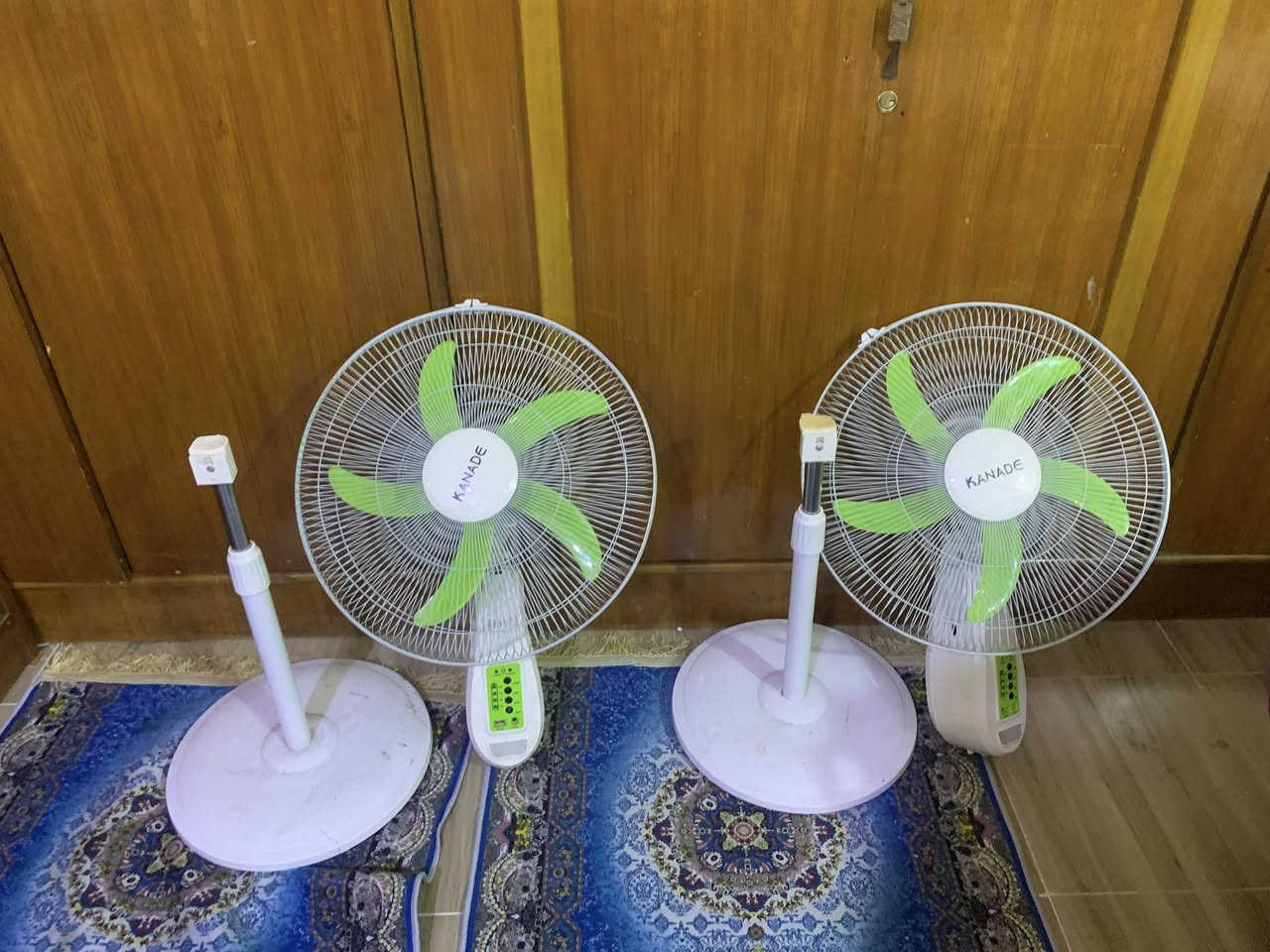 إعلان: مراوح شحن Kanade عدد 2 مع الشواحن الأصلية
• المروحة الأولى: شغالة 100% (ماتور + شحن + ضوء + USB)، فقط الرقبة مكسورة ومفصولة عن الستاند.
• المروحة الثانية: البورد والبطارية والضوء والـ USB شغالة، فقط المحرك (الماتور) عاطل ومكسورة الرقبة.
• الملحقات: الشواحن الأصلية موجودة وتشتغل.
• الاستخدام: تصلح للتصليح أو كقطع غيار أصلية (بطاريات وكارتات).
• السعر للاثنين: [ 35 ألف]


**إذا كنت صاحب هذا الإعلان وتريد حذفه لأي سبب، رجاءا أرسل رسالة إلى الدعم الفني**