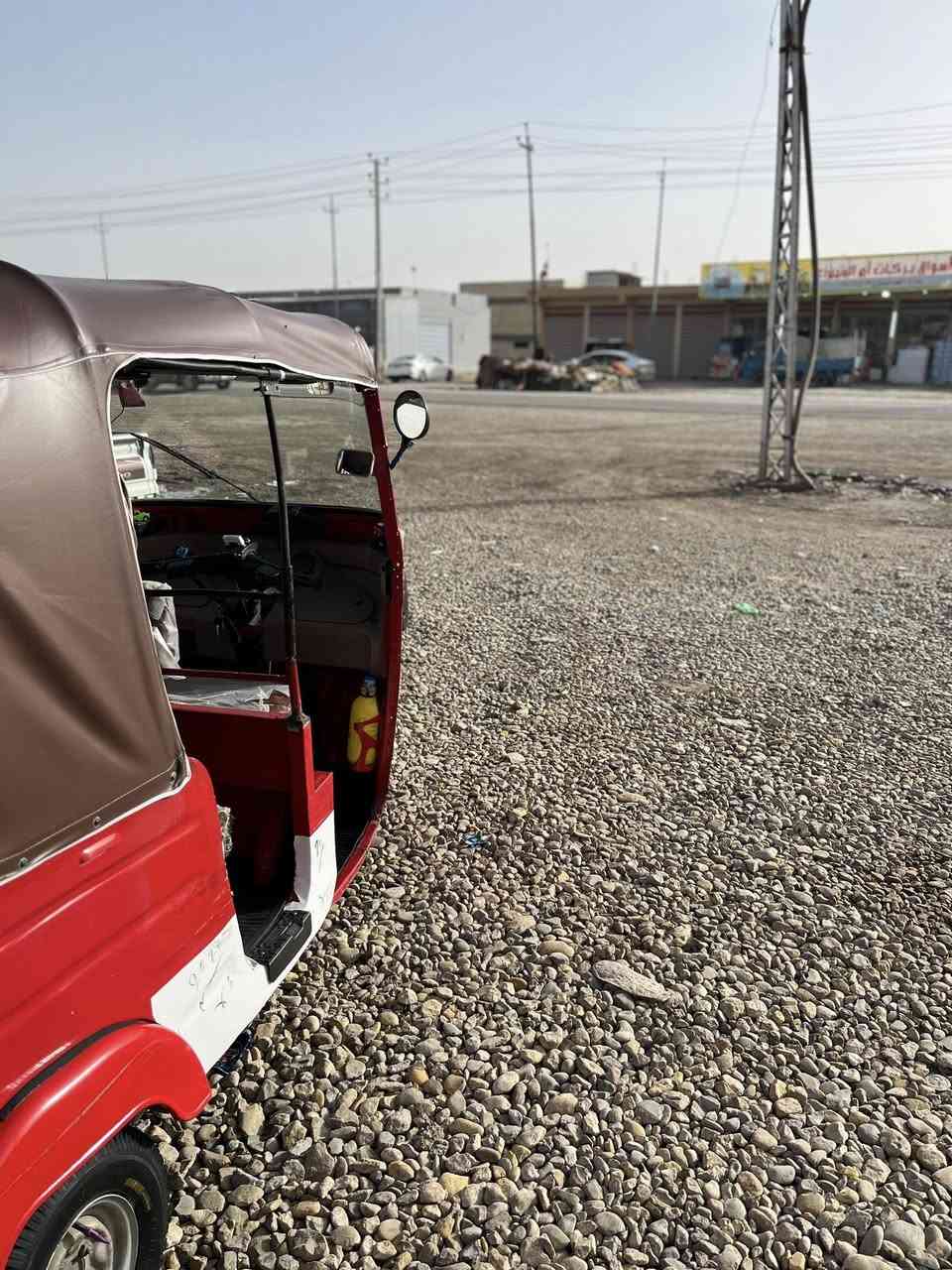 اسلام عليكم تكتك  للبيع موديل 17الشهر 12محسوبه عل 18 التكتك مرقمه رقم انكليزي  امفوله تعمير جديد  مكينه مال عشرين  بين قوسين التكتك خير من الله  معروضه ب6ملايين وبيها مجال  الرقم ***********
