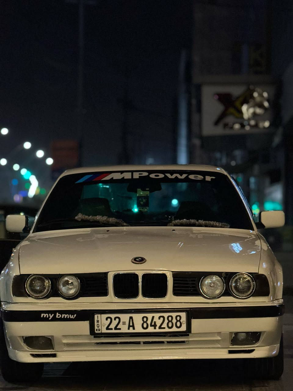 BMW520 1991 گێر عادی بۆیاغ عام بۆ جوانی چاملغی لای سایەق کەمێک ناوی گرتوە تیکمەکەشی گرتوە گێڕو مەکینە بەشەرت دەعامێکانیشی شکاوی تیایە 
***********
*********** كركوك, العراق
