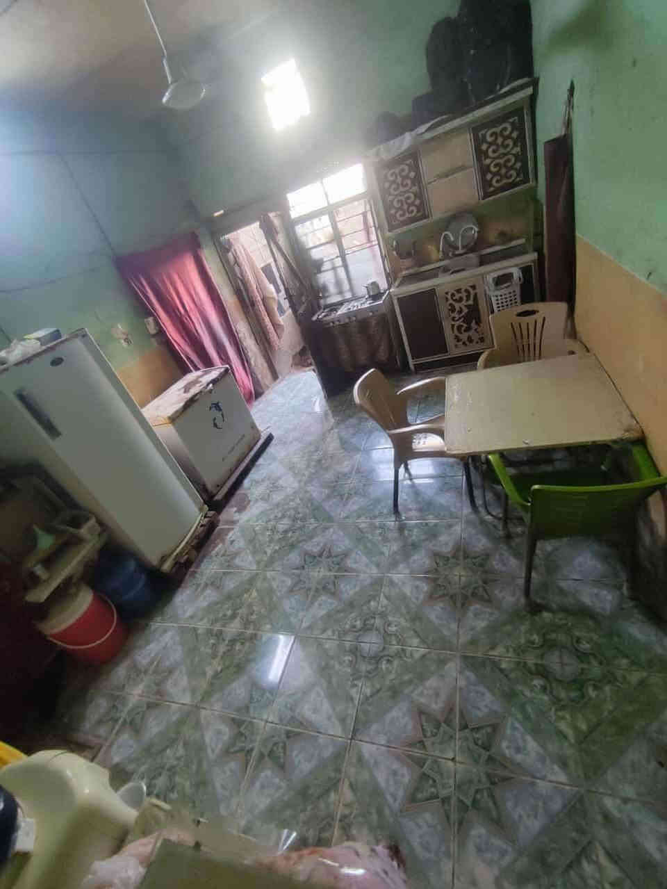 دار للبيع 170م السعر 45وبي مجال  
كوفه شارع المعمل قرب صوره الوئلي 
يحتوي علىٰ غرفتين وصاله وستقبال ومطبخ وصحيات 
قريب عن شارع مشمول بتطويب ***********
