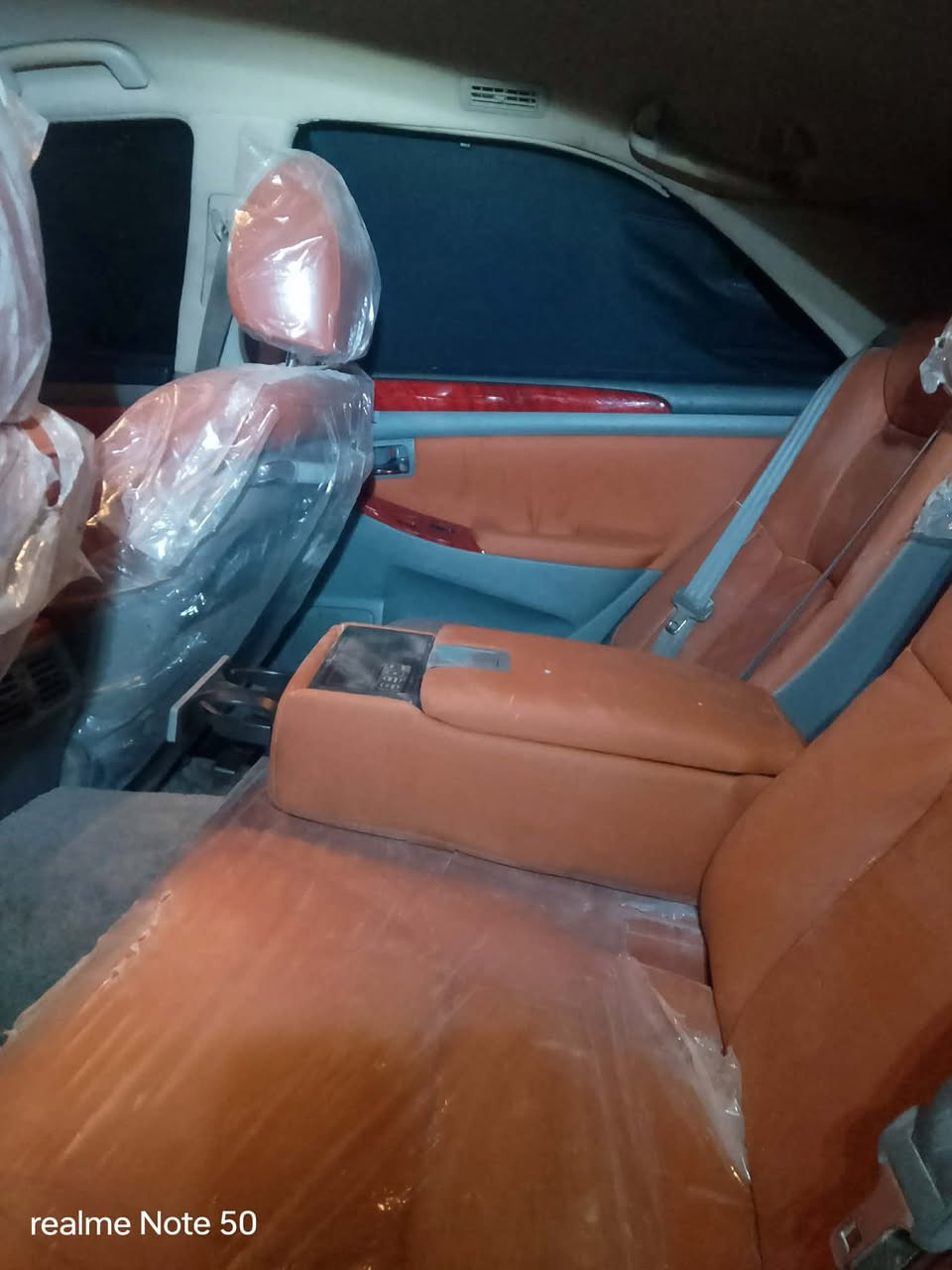 شاینە بڕاوە ٢٠٠٥ سێ پەردە سەلاجە فول بەس سڵایت نیە گەورە بە گەورە  ناو قەیسی
سەیارەکە بەس ماشەڵای ئەوێت

٤٩ $ مەجال

***********

شوێن سەید سادق
