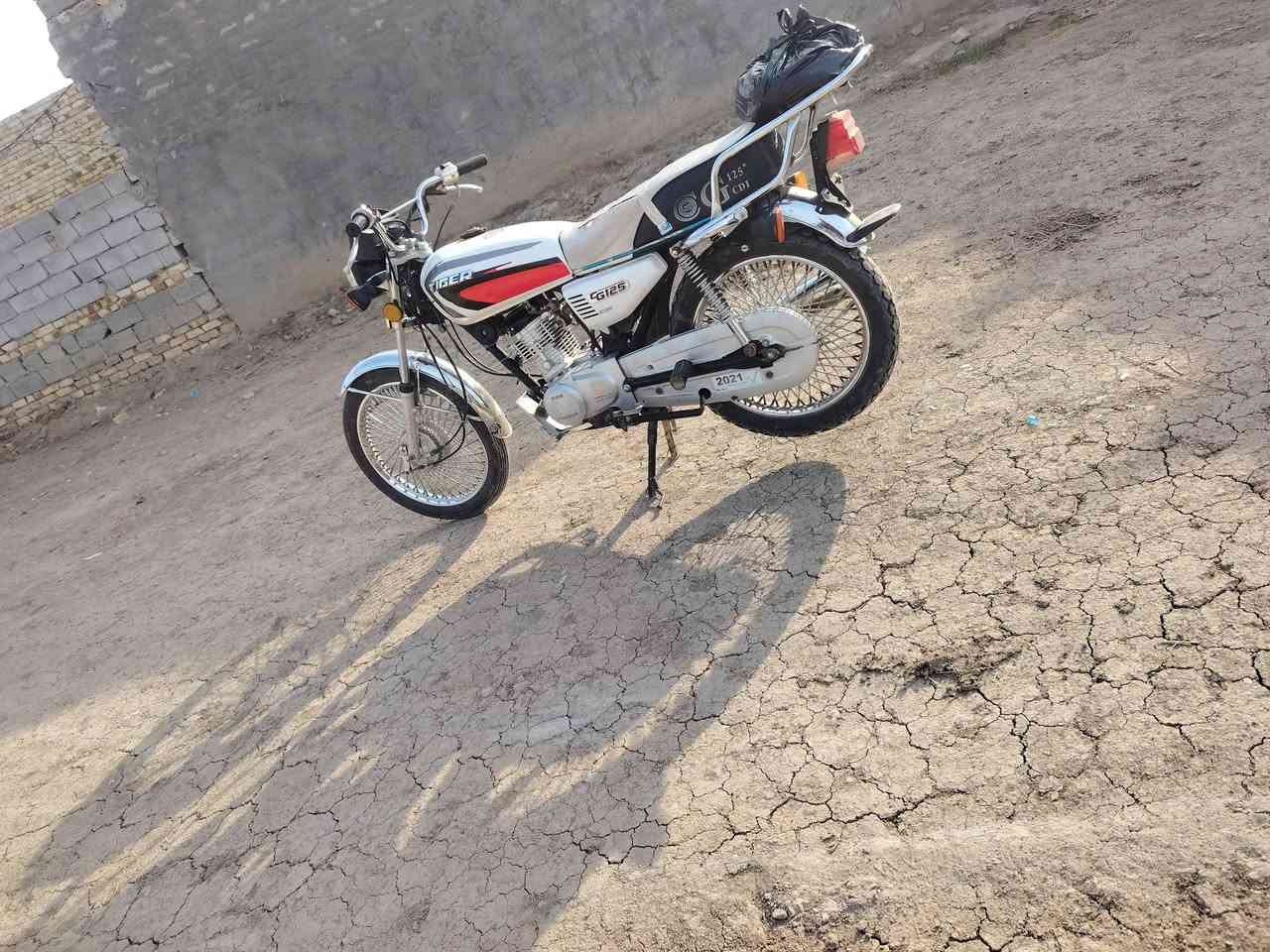 سلام عليكم دراجة البيع تايكر مكفوله كفاله عامه اوراق سكنر مديل 2021(رقم الهاتف ***********
