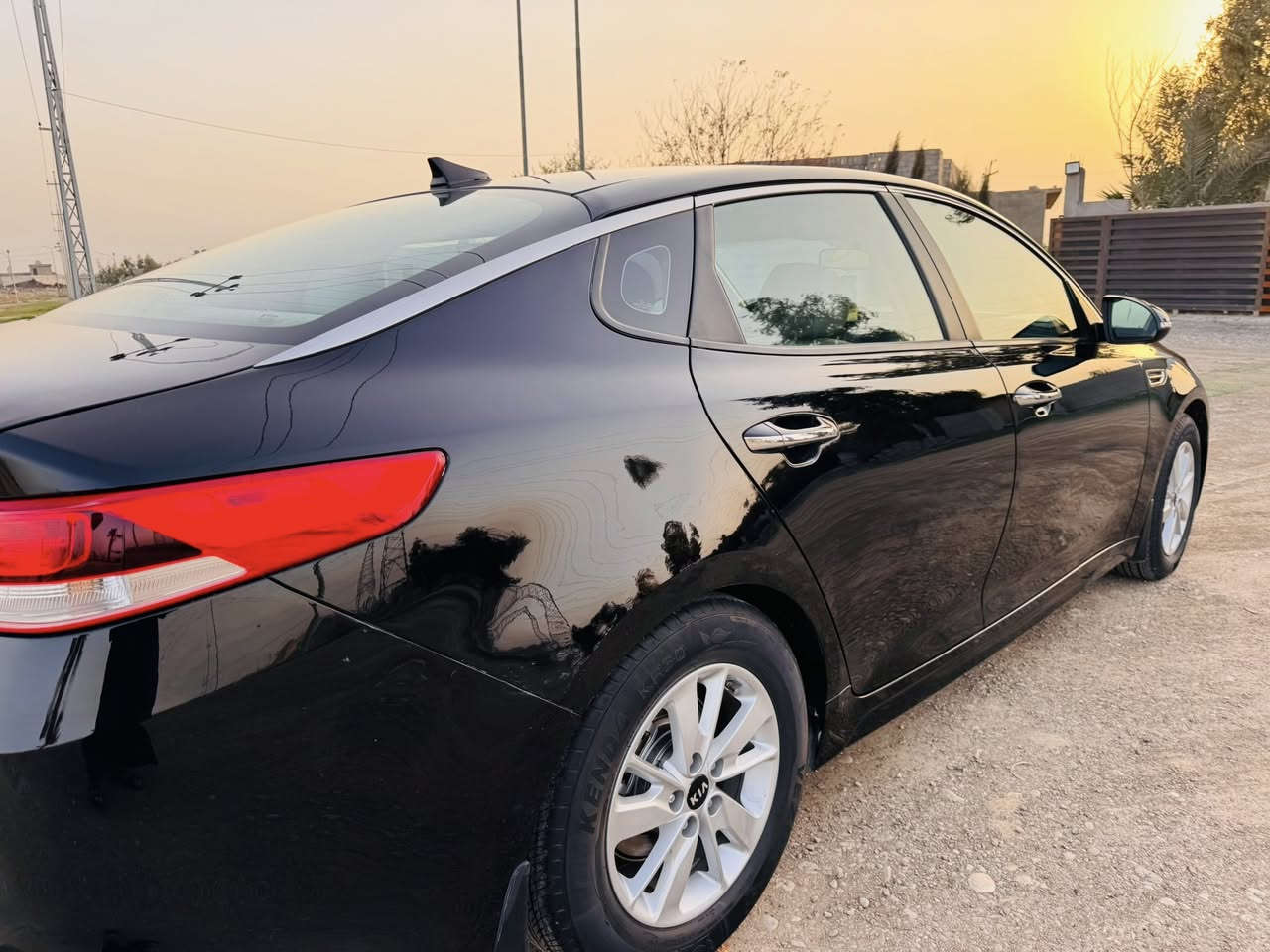 السلام عليكم 
كيا اوبتما 2017 امريكي
محرك مامفتوح ماشيه 97
رقم سليمانيه دولي جديد 
للمراوس ب اوبتما هايبرد 
ضررها امريكا فقط
ربع چاملرغ خلفي موضح بالصور 
مكانها كركوك
للاستفسار 
***********
