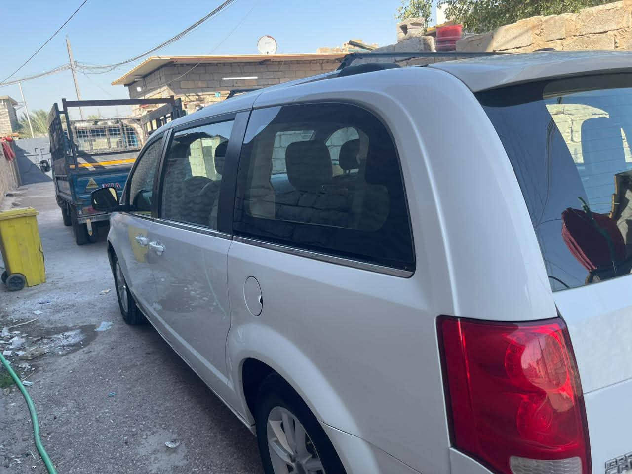 للبيع دوج كرفان 2019
بيها بنيد مبدل نفس اللون ودعامية نفس اللون اصليات بيها نواقص ينزل من سعرها للمزيد من الاستفسار واتس آب ***********
السعر 145 ينزل منها سعر التصليح
