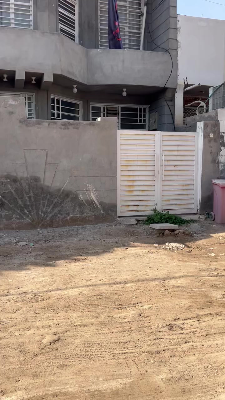 يا الله
سلام عليكم بيت لبيع مساحه 120 رقم قطعه 724 سعر 115 موقع موضفين قرب مدرسه هليه بنات بيت طابقين ستقبال مطبخ صاله غرفه نوم وطابق فوك غرفه  وحمام رقمي تواصل ***********
