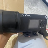 الجيل الأخير Godox AD600bro للبيع مع استاند هايدروليك قوي جداً مع سوفت...