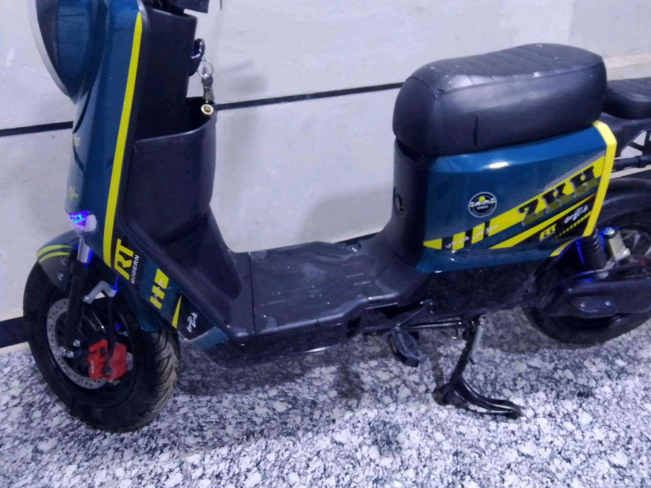 للبيع R11 .
6بطاريات كبار نوع جرافين مديل ٢٦
كربلاء حي الحر السعر ٦٧٥وبيها مجال قليل 
سعر الجديد ٨٢٥ الي ما يعرف بيهن لا يحجي بكيفة