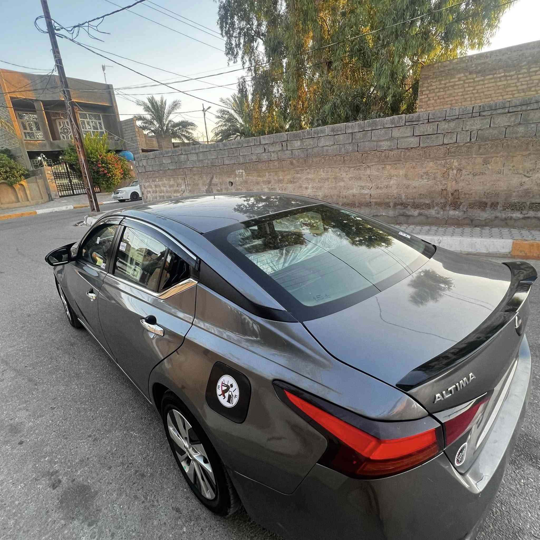 🚗 السلام عليكم …للبيع نيسان ألتيما. موديل2022 فئة S
للبيع نقداً فقط بدون مراوس وبدون اقساط ..وارد أمريكي / رقم بغداد   بأسمي شرط التحويل  رقم الدولي الجديد هزه وفحص وسنويه وارقام كله جديد … ماشيه 39 الف
محرك مكفول مسوي ادامه كامله حتى الزيت جديد🔧 برغي ممفتوح بي / كير مكفول ونفس الحاله مبدل دهن اصلي وكاله
صدر مكفول تبريد الا ثلج شرط  
 حادث السياره خلفي بالجنطه والچامرلغات الخلفيه    بدون ارباك … والباقي كفاله من الصبغ والتبديل 
  سونار بيها  جديد اني مسوي صفاح موس مكفوله كفاله عامه    
مواصفات السيارة S معروفه شاشه وسطيه  وكاميرا خلفيه. 
 رادار امامي وتوقف ذاتي كروس سرعه تفاعلي بصمة صندوگ بصمة بيبان وتشغيل بصمه  وتشغيل عن بعد محرك 2.5 لتر / 4 سلندر اقتصادي وقوي تنفس طبيعي 
بلوتوث و USB  
سستم كامل سبورت رياضي 
نظام سبورت 
نظام أمان حديث (ABS / Airbags)
تصميم أنيق ورياضي بلون رصاصي غير محدد(فيراني)      
سيارة كاملة تجي تفحص وتشوف بعينك كعدتها حلوه تخبل وبدون نقص ولا مصرف   سعر128 وبيها مجال للشراي وبالعافيه ع الياخذها ومناسبه جداً جوه السوگ واحله من الصور الله شاهد  .. 
مكان السياره ديالى بعقوبه  التحرير
***********
