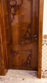 اليريد تصليح اخشاب أو صبغ غرفه صاج أو بوب كافت تصليح وصبغ الخشاب بخدمت...