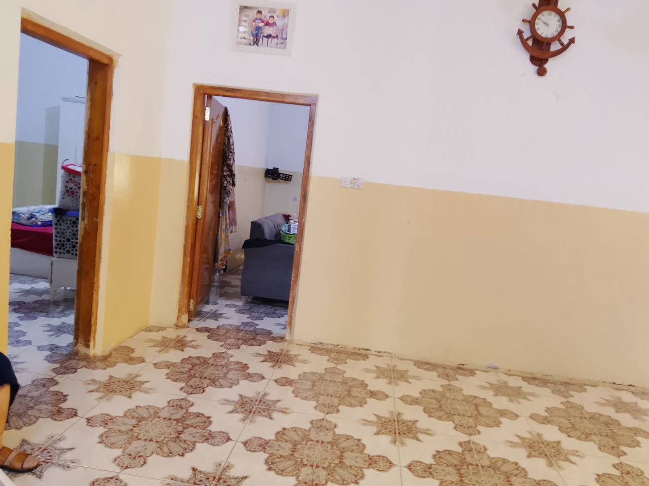 بسم الله السلام عليكم يتوفر دار للبيع مساحة واسعة جدا مميز عدد غرف 2 مع استقبال ومطبخ وصاله كبيرة بيت بنيته على ايدي خير من الله مي اساله ومي قطاس كهرباء خير من الله ديالى منصوريه الجبل مقابيل المجارين أقرب داله جامع نبي الله عيسى ***********
