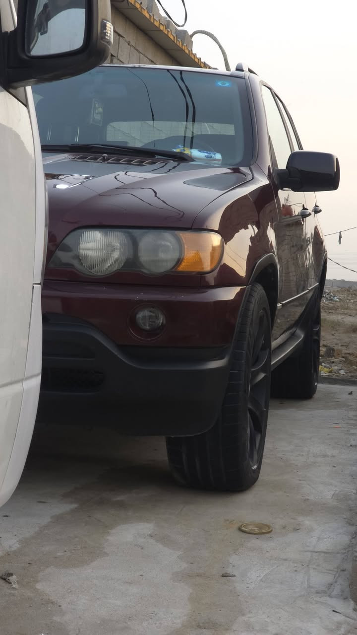 السلام عليكم سياره بي ام x5 للبيع موديل 2002 السياره جاهزه من كل النواحي حداده صدر تخم تايرات فول مكينه 8سلندر44 شرط الفحص السعر 90 وبيها مجال بسيط ***********
