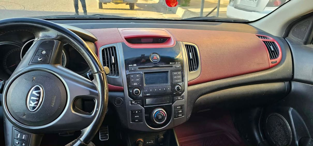 كیا سیراتۆ دوده‌رگا 
مۆدێل ٢٠١٢
فوول مواسوفات
ناوسور جلد
بسمه‌
سلاید ویل ١٧
بێ بۆیاغ دوو په‌له‌ی كارت هه‌یه‌ شوێنه‌كانی دیاری كراوه‌ له‌ ره‌سمه‌كان
به‌ناو كردن و غرامه‌ به‌شه‌رت
سه‌یاره‌كه‌ توندوتۆل و بێ مه‌سره‌فه‌
سعری ٨٥ و معامه‌له‌
ژماره‌ی خاوه‌نی 

*********** أربيل, العراق
