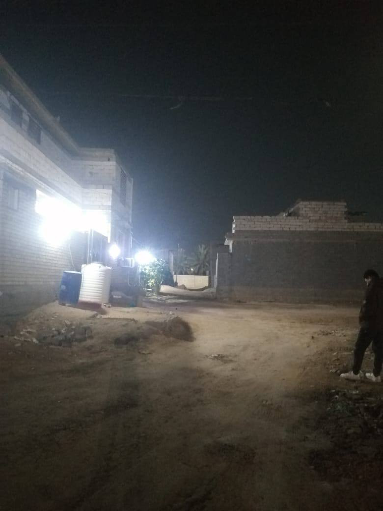 قطعة للبيع مساحة 100 متر واجهيه 10 ونزال 10 شبانات حولي جديد تبعد عن الحولي 200 متر قطعة ركن مدفونة وكامله ماي مجاري كهرباء السعر 14 وبيهه مجال الاتصال ***********
