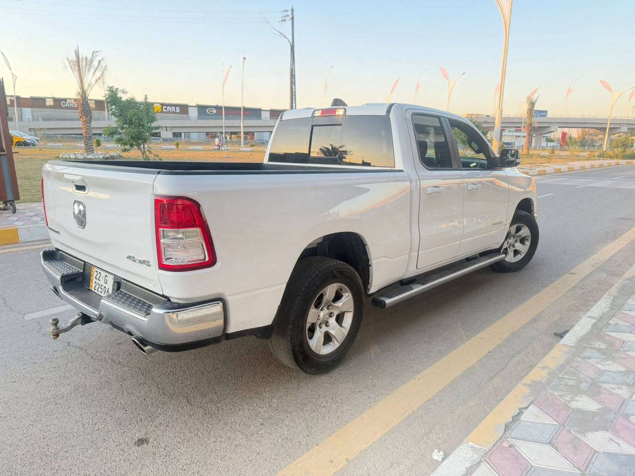 السلام عليكم
بيع مستعجل 
دوج رام 22 
بك هورن 
باب قصير بدي طويل 
معروفه موصفات البك هورن 
ماشية 42ميل
رقم شمالي بسمي 
صور الحادث مرفقه بالمنشور 
السياره جاهزه ومرتبه من كلشي 
حداديه تبريد 
كير مكينه كفاله 
السعر  195
مكاني كركوك
***********
