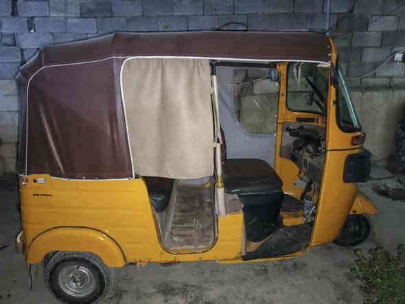 سلام وعليكم تكتك للبيع مديل ١٩ شهر ال١٢  رقم وسنويه بيها ملاحضات بسيطه مكاني زعفرانيه شارع الزوراء سعرها 7وبيها مجال بسيط هذه رقمي واتساب/ متوفر ***********
