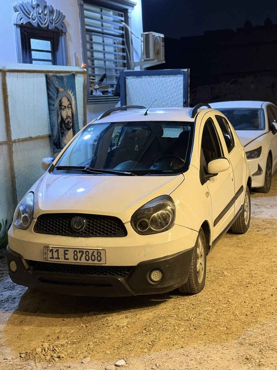 السلام عليكم 
بانده 2013 رقم بغداد الدولي باسمي السياره 
 سياره جديده تايرات جدد صدر جديد بور جديد درايم شفتات جدد السياره جديده ماشيه 84 كير محرك كامله مكمله منظومه زنون وشاشه جبيره شادلهه بيهه الجاملغ الامامي الايمن والايسر صبغ اثر طخات بصيطه السياره عارضهه ب52 وبيهه مجال حك الجيه مكاني بغداد الحريه ***********
