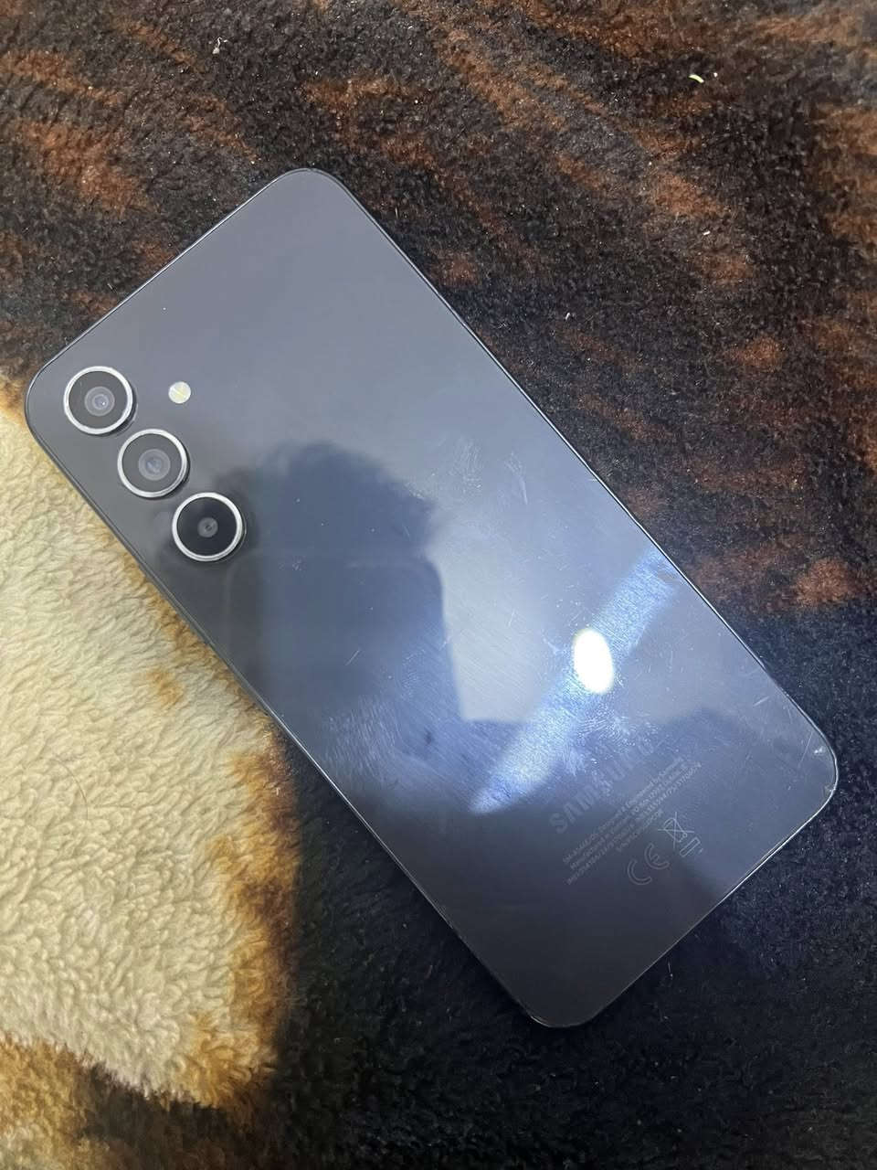 السلام عليكم شباب جهاز A54 ذاكره ٢٥٦ كلشي ما بدل بيه ٢٧٥ بيه مجال قليل إذا حاب خاص أو رقم ***********
