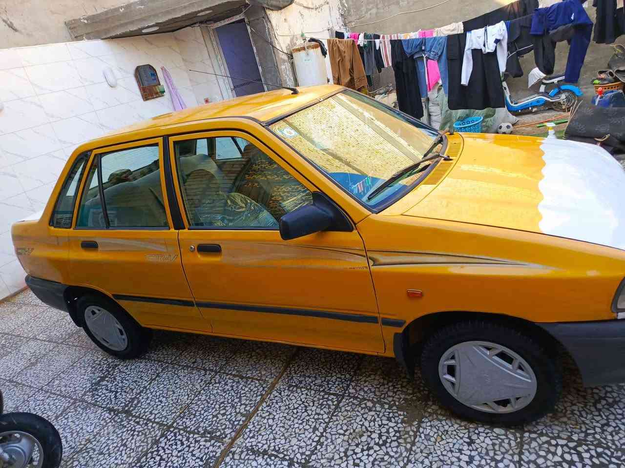 السلام عليكم سايبه للبيع مديل 2011 بغداد بسمي مصفره هيئه وغرامات العنوان بغداد الرشاد -/السعر ٢٩وبيهه حك الجيه(***********٣)
