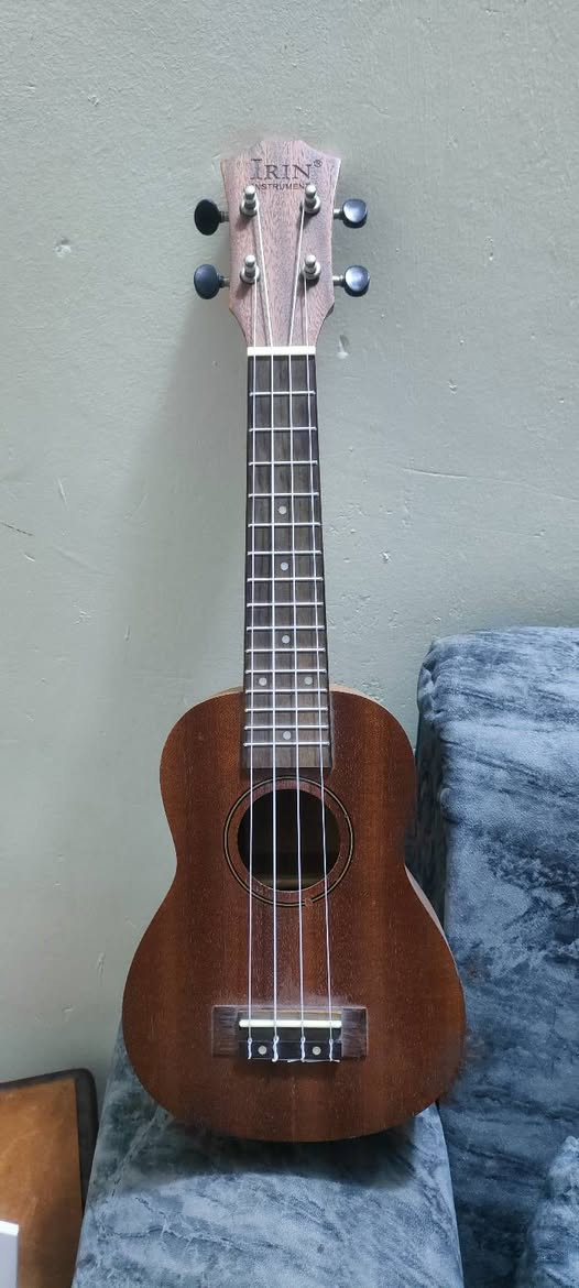 هذني الغراض كلهن للبيع السبب محتاج الفلوس

*جيتار Yamaha C40 جبته ب١٣٥ ابيعه ب 75 
يحتاج تبدل فقط اوتار

* آلة اليوكليلي نظيفة 100% جبتهة ب٤٠ ابيعهة ب٢٠

*كيبورد استعمال كلش قليل جبته ب٣٠ ابيعه ب١٠

*كامره بثوث تربط Xbox و Pc السعر جبتهة ب٣٥ ابيعهة ب ١٠

*مايك احترافي من Fifine جبته ب٧٥ ابيعه بـ 30

*سيف كاتانا قابل للحد اخذته من زمان حيل ب75 من ريفيا ستور وهسة ابيعه ب25 

*قناع سبايدر مان اخذته هم من ريفيا ستور ب١٢٥ الف وهسة ابيعه ب50 فقط الي يحب هالسوالف يشتريه

توصيل 5 لكل المحافظات

للتواصل ***********
