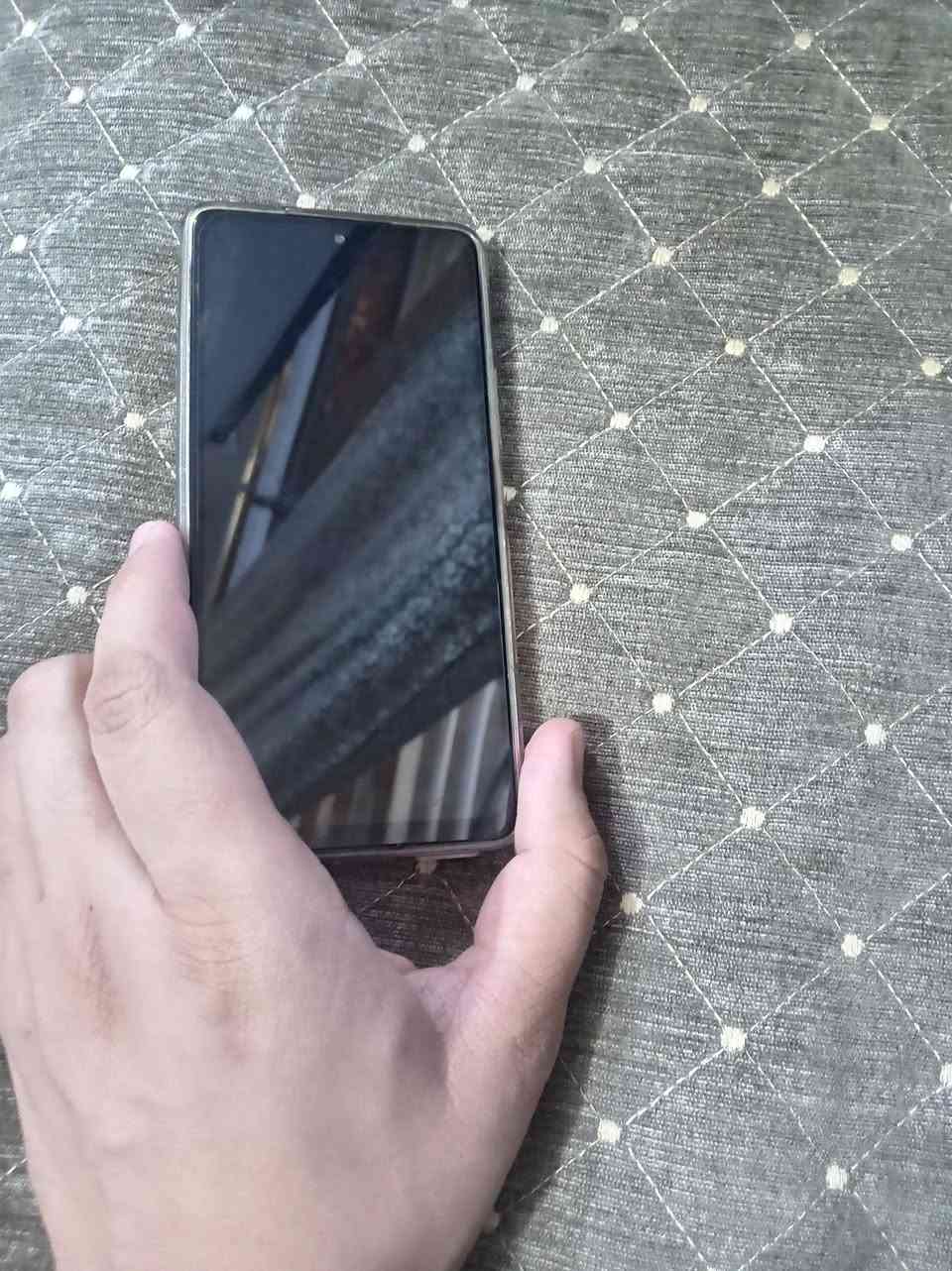 السلام عليكم للبيع انفنكس نوت 30برو ذاكرة 256جهاز نضيف مبدل شاشة وبي عواج خفيف بالشاصي ممبين ولا ماثر وية كارتونة وكفرات 3ولزكة شاشة اريدة 120وبي مجال بسيط مكاني بغداد المشتل***********
