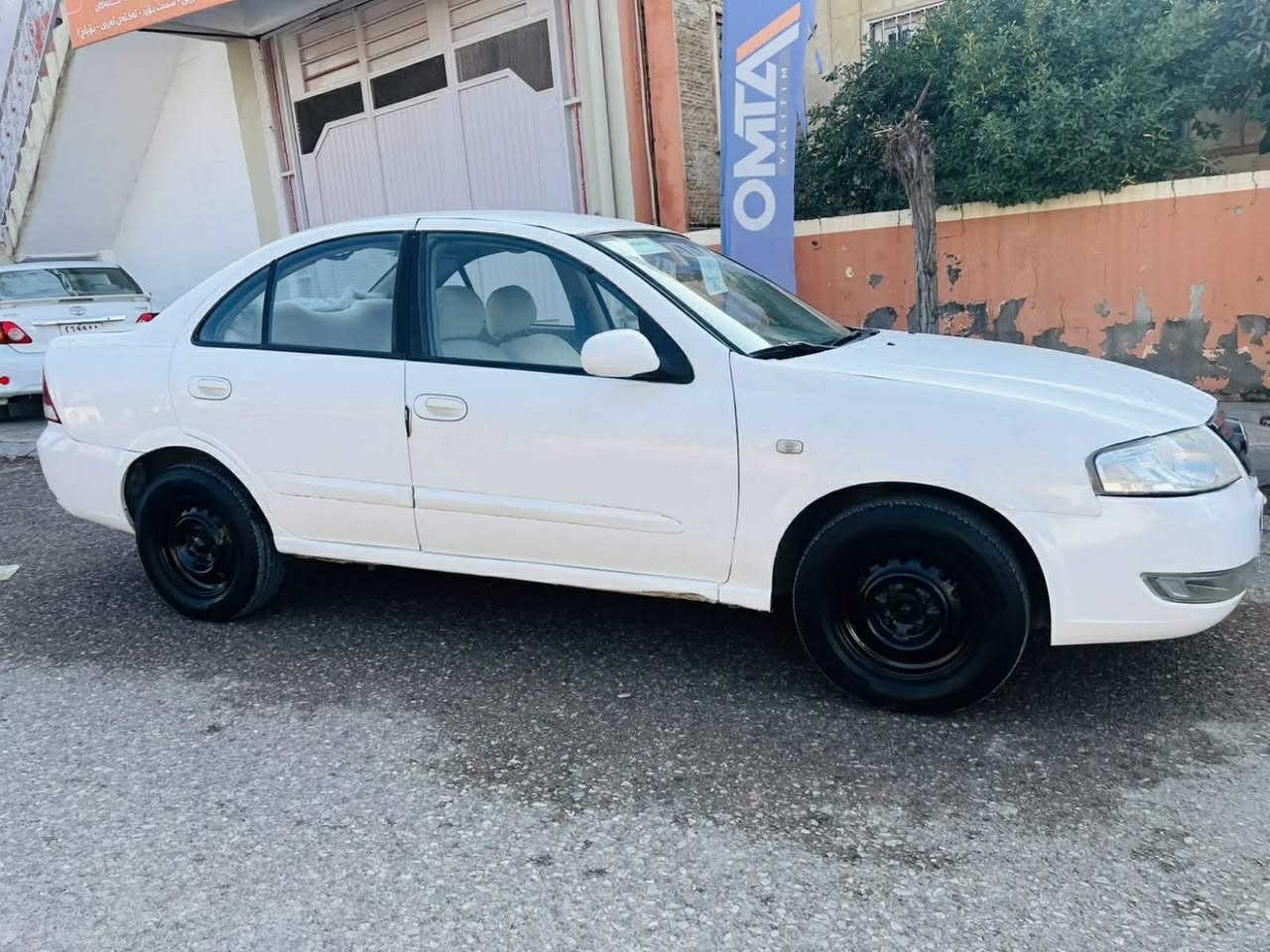 سەنی2009ئۆتۆماتیک  سبی بەفری کامل بۆیاخ ساردوگەرم لەجێگا فول مواسەفات ناوزەرد جوار جام کارەبا عەینەک ئاوێنەکارەبا سویج کۆنترۆڵ جوار تایەی تازەیە لەژێرە  سەنەوی تا2027تازەیە بێشەوەی لێدراوێکی هەیە ماباقی لێدراوی نیە وەرگەڕاو نیە بێ مەسروفەزۆر باکە کامل کارەبا بەشەرت گێڕو مەکینەی نەکراوەتەوە220هەزار ڕۆشتووەقفڵی69$هەڵبجە ***********.  *********** حلبجة, السليمانية
