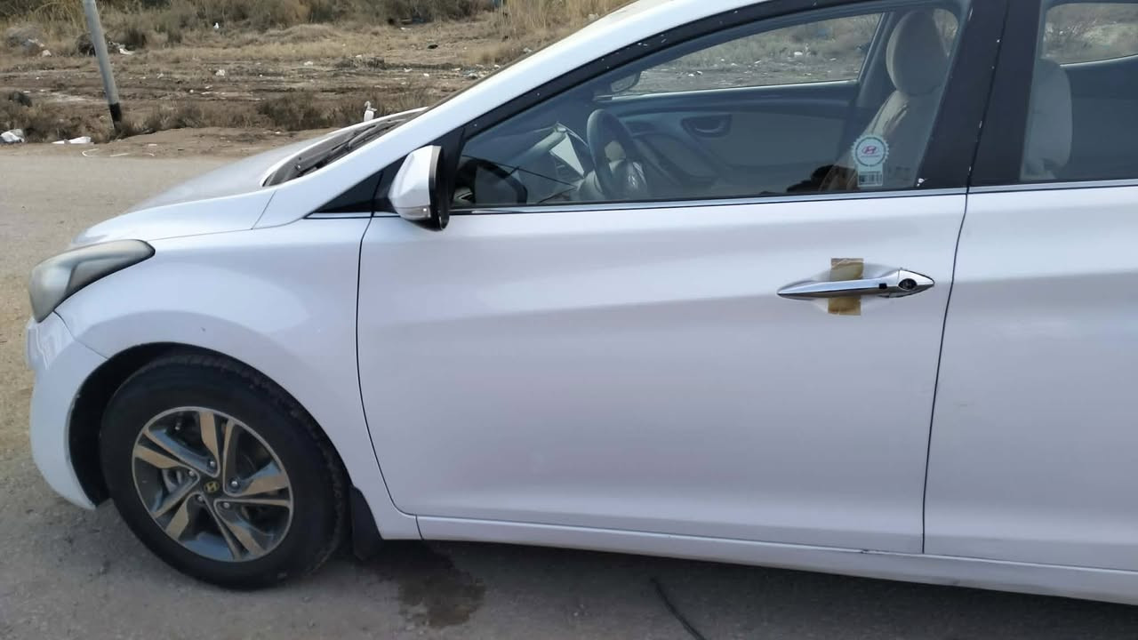 النترا 16 خليجيه فوول مواصفات سياره باسمي شخصياً سياره بيها مكانات صبغ ومافاحصها سيارة مكفوله ضربه والعيب الشرعي ولاصوليات كير مكينه شرط مامفتوح – فتحة سقف
– بصمة تشغيل + دخول ذكي
– شاشة كبيرة
– كاميرا خلفية
– تحكم ستيرنغ
– مثبت سرعة
– كراسي جلد
– مرايات كهرباء السعر 
118 بيها مجال  رقم الهاتف 
***********
