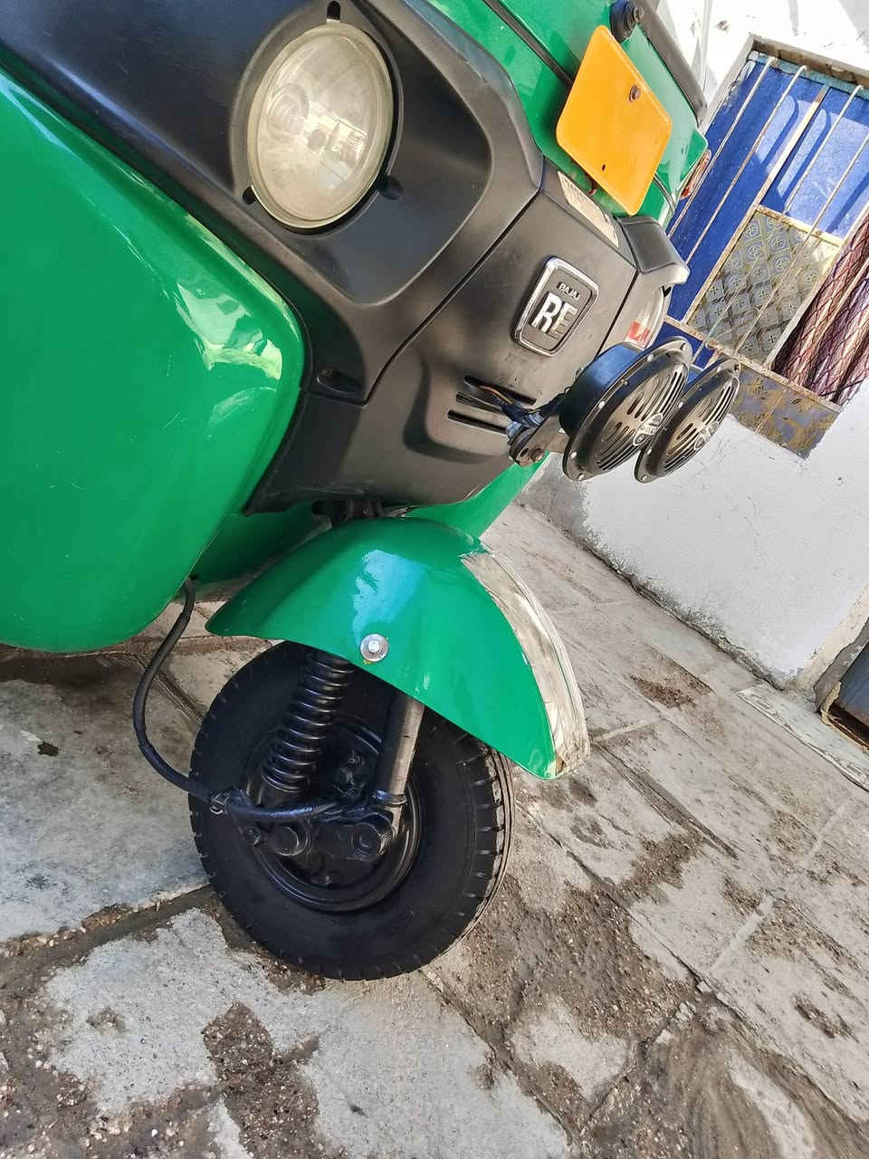 سلاام عليكم تكتك للبيع موديل ثنين وعشرين شهر 5رقم كفاله عامه بس بيه صربه جوه بكلايت صربه شبر رقمي ***********باقي تفاصيل خابر وتدلل
