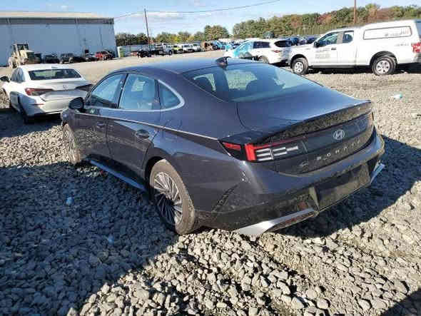 (اعـــــــــــــلان مــــــــــــــــزاد 📢 ) 

2024 HYUNDAI SONATA HYBRID 

هيونداي سوناتا هايبرد : ٢٠٢٤

حالة السيارة : تعمل وتسير 

ضرر السياره : كما موضح بالصوره

تاريخ الــــــمزاد الاثنين : 2025/12/8

وقت المزاد الساعه : السادسه مساءا 

عداد المسافه : 13.138

حجم المحـــــــــرك : 4 سلندر 2,0 هايبرد 

مدة الوصول : 60 الى 75 يوم

للإشتراك في المزايدة يرجى الحضور الى  مكتبنا للـتأكيد على تثبيت السياره المزاده.

العنوان : النجف الاشرف قضاء المناذره( ابوصخير) شارع حيره ابو صخير مكتب عمار لمزاد السيارات الامريكيه 

               تلفون 
              *********** واتساب
              *********** للاتصال
               عمار ابو عباس
